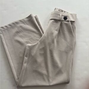 Elegant Women's Beige Cropped Pants